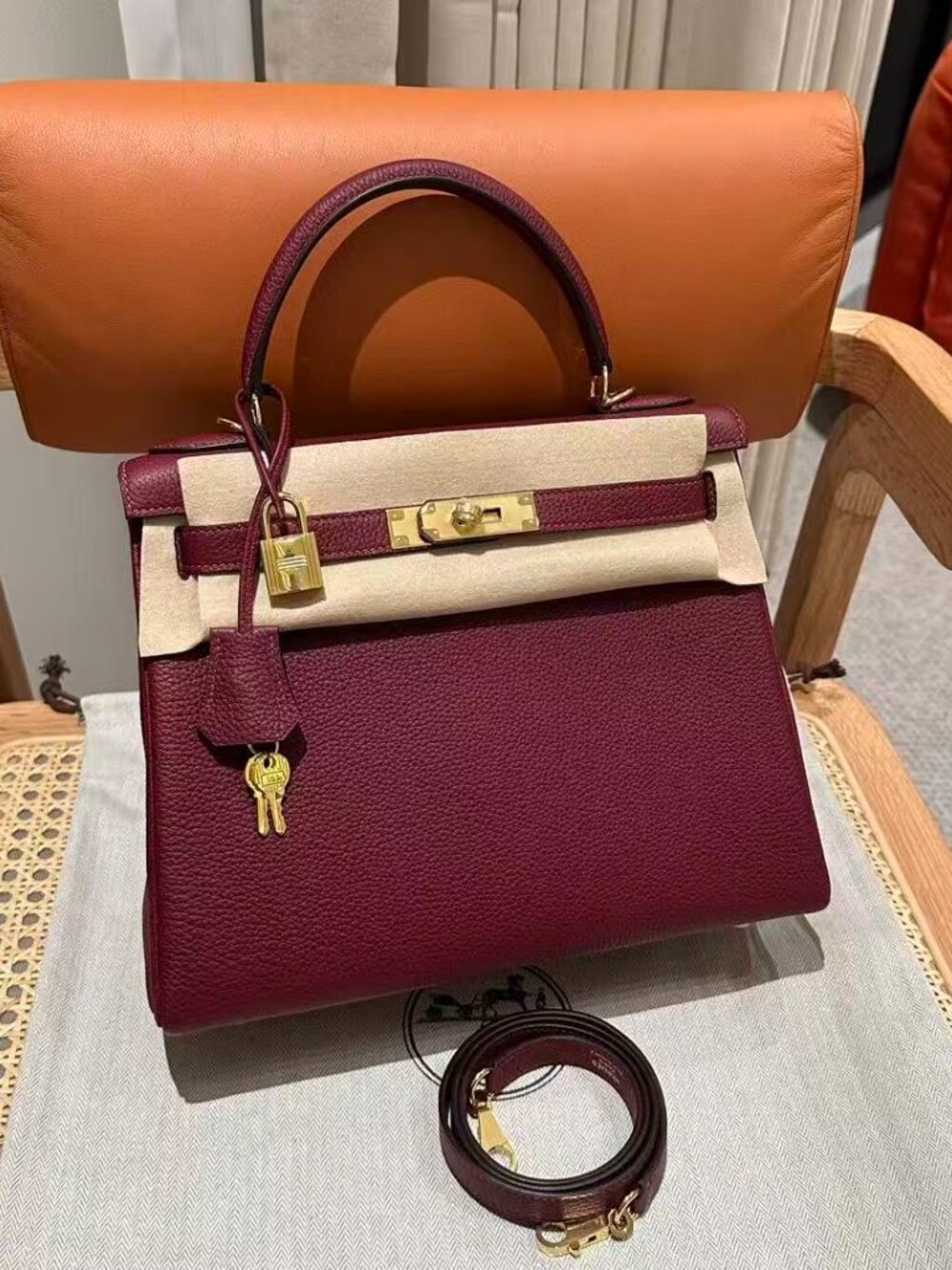 Classic Hermes Bag: A Stylish and Versatile Choice for Elegance